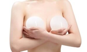 Augmentation-mammaire-par-implants-Paris